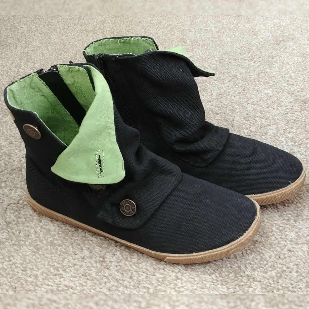 Blowfish booties